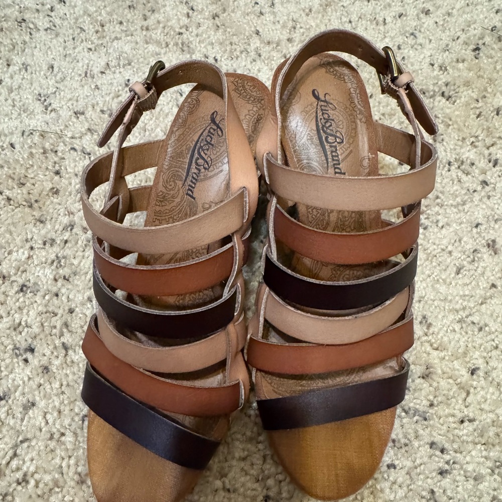 Leather wedge
